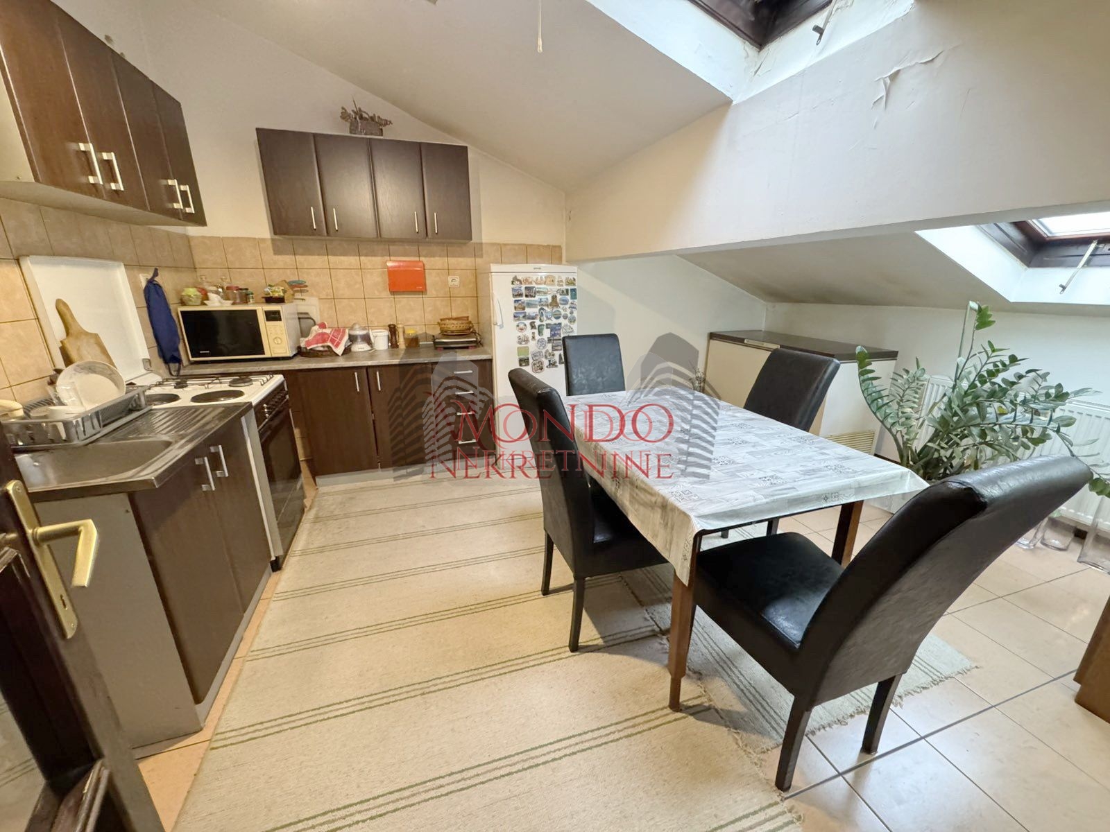 Trosoban stan na Bulevaru ul Blagoja Parovica kod Delte 6