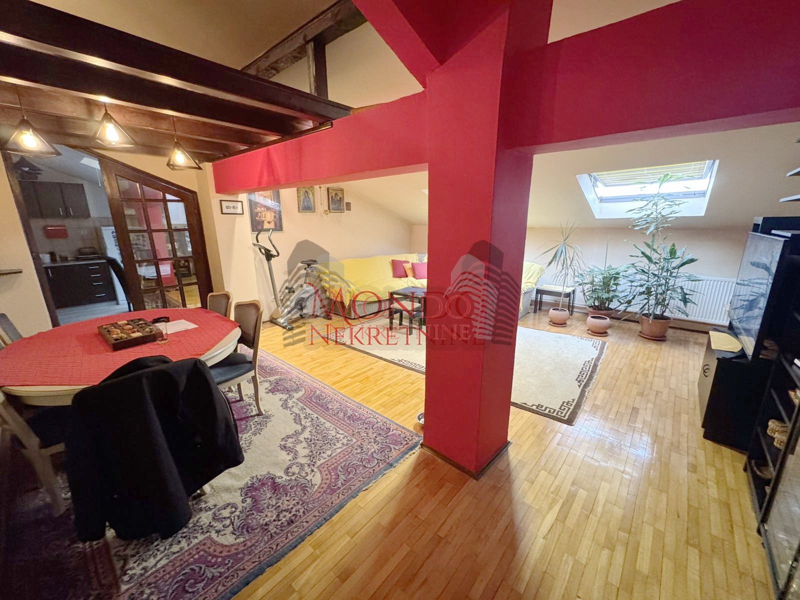 Trosoban stan na Bulevaru ul Blagoja Parovica kod Delte 5