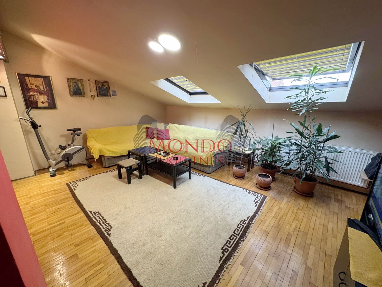 Trosoban stan na Bulevaru ul Blagoja Parovica kod Delte 4