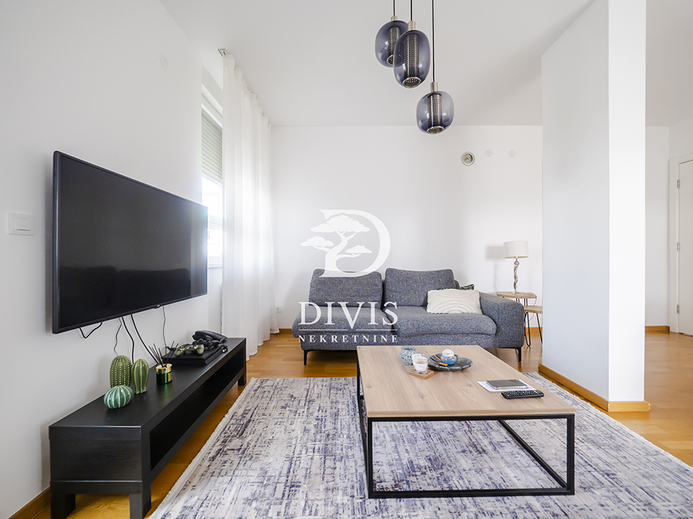 Namešten trosoban penthaus na Zvezdari  kod Kluza  114m2 1