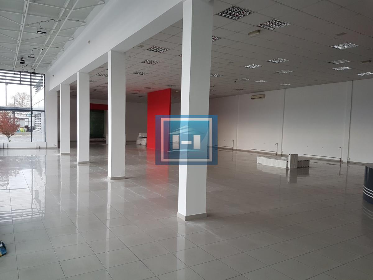 IZDAJE SE POSLOVNI PROSTOR SA MAGACINOM – IZMEĐU ĆUPRIJE I PARAĆINA 5