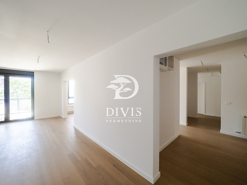 Prodajemo 5 0 nov  luks stan  177m2  Bulevar Oslobođenja 3