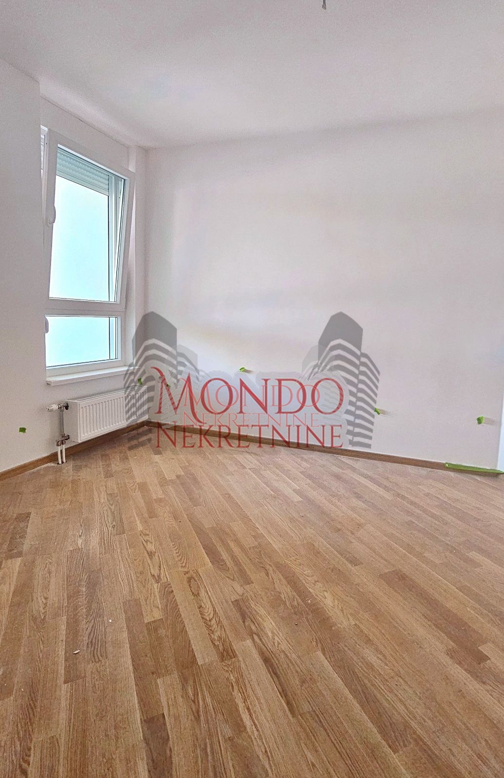  Nov jednoiposoban stan kod na Bulevaru Nemanjića 6