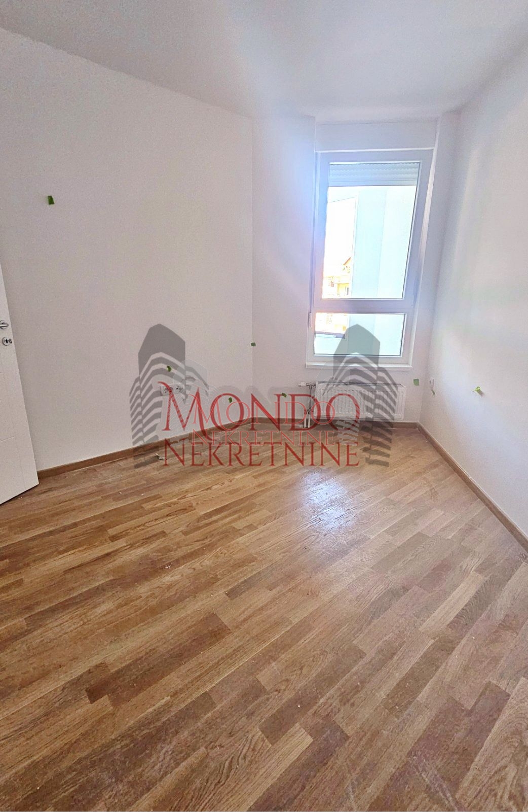  Nov jednoiposoban stan kod na Bulevaru Nemanjića 4