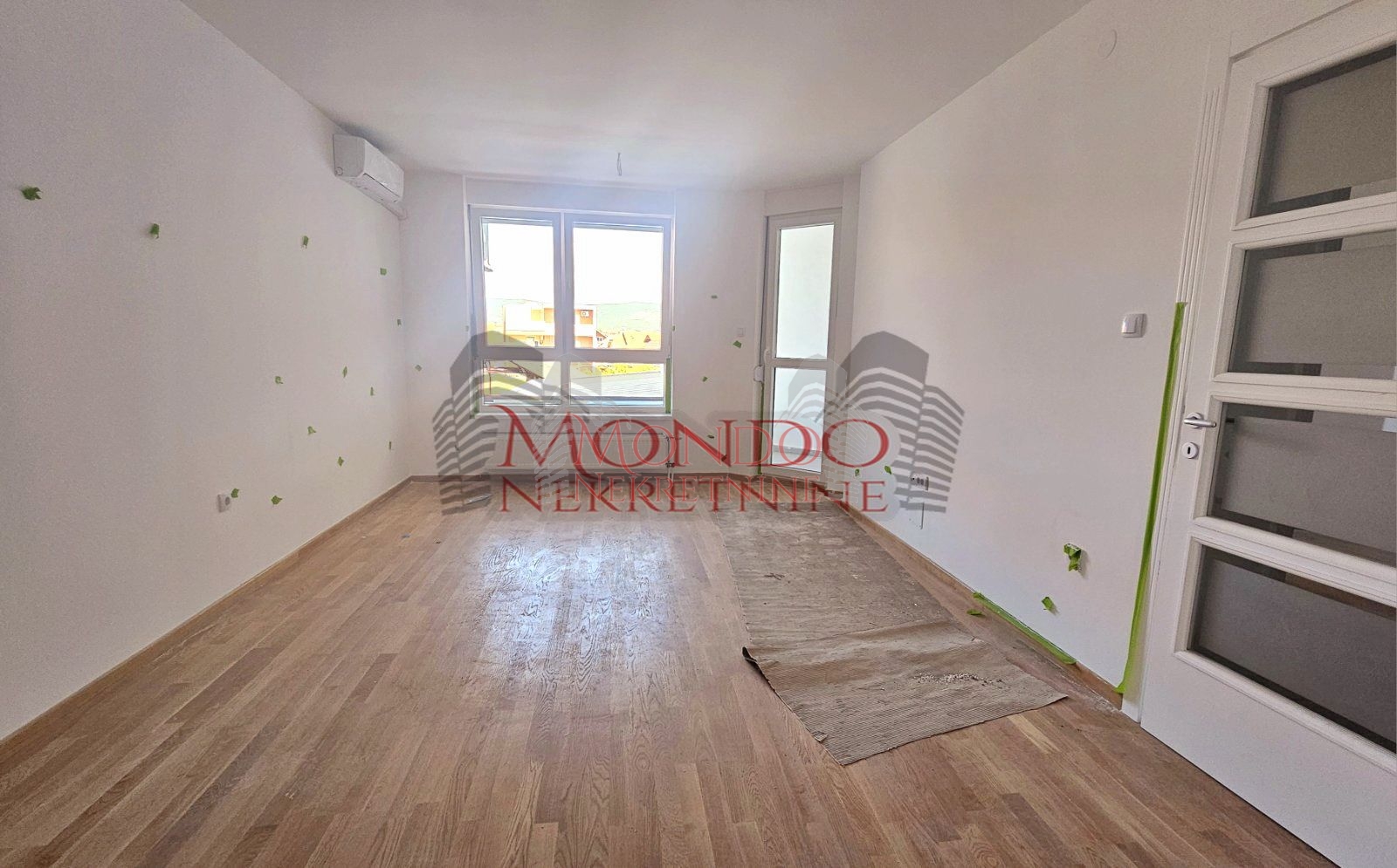  Nov jednoiposoban stan kod na Bulevaru Nemanjića 3