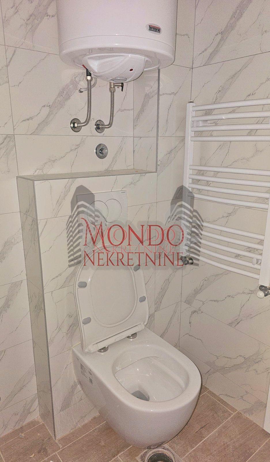  Nov jednoiposoban stan kod na Bulevaru Nemanjića 8