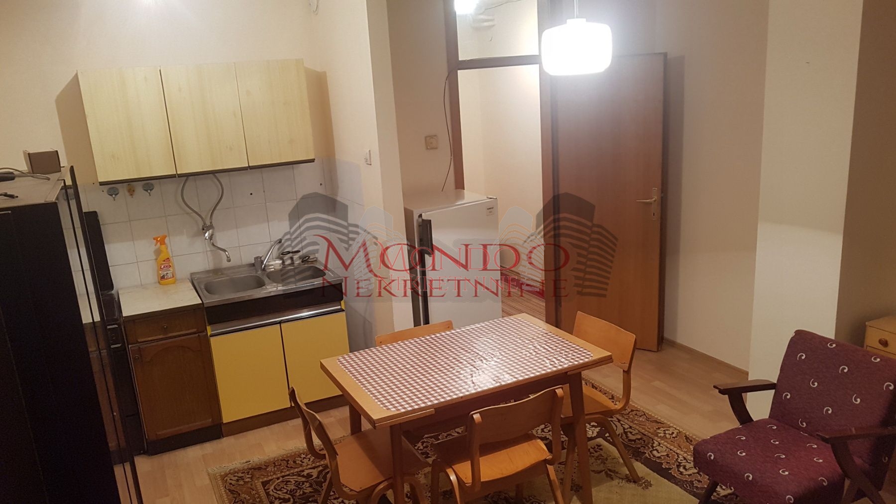 Garsonjera na Bulevaru Nemanjića kod Medicinskog fakulteta 4