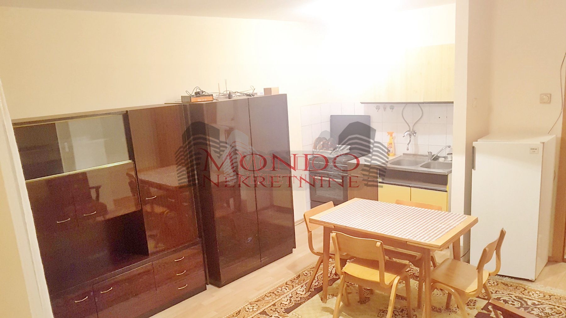 Garsonjera na Bulevaru Nemanjića kod Medicinskog fakulteta 3