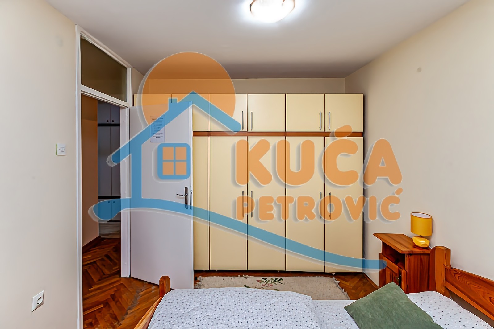 Trosoban stan, 80 m2, Centar, Trg 14. oktobra ID: p-013984 10