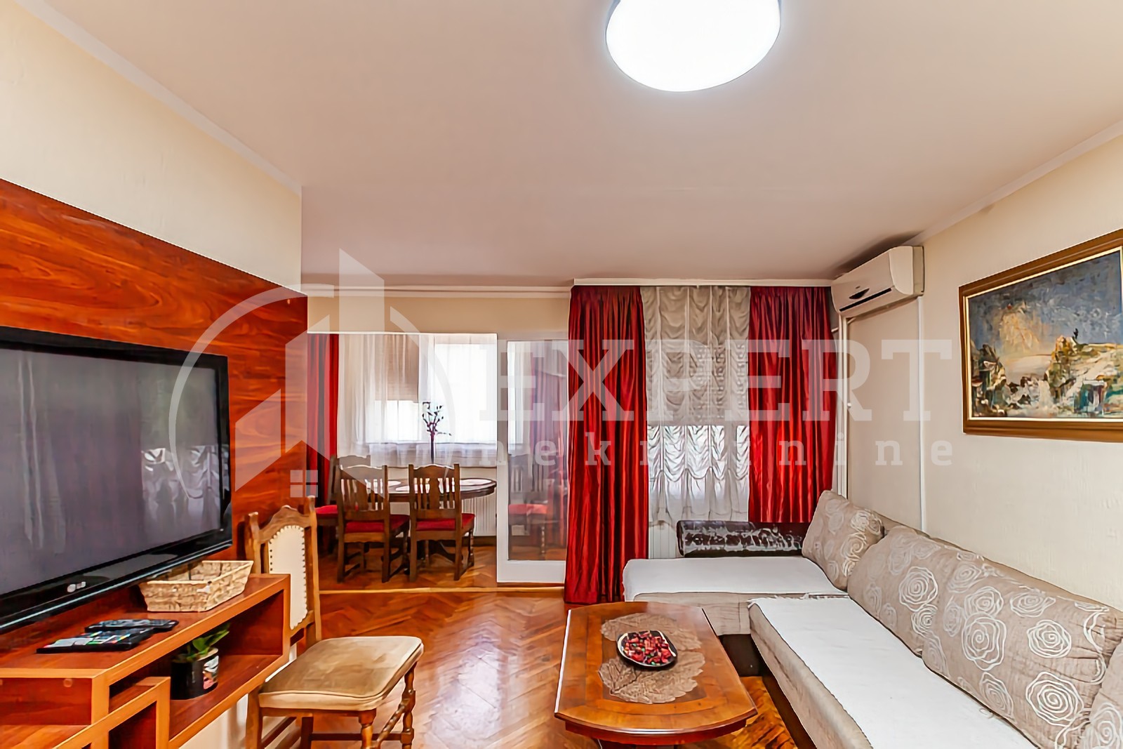 Trosoban stan, 80 m2, Centar, Trg 14. oktobra ID: p-013984 2