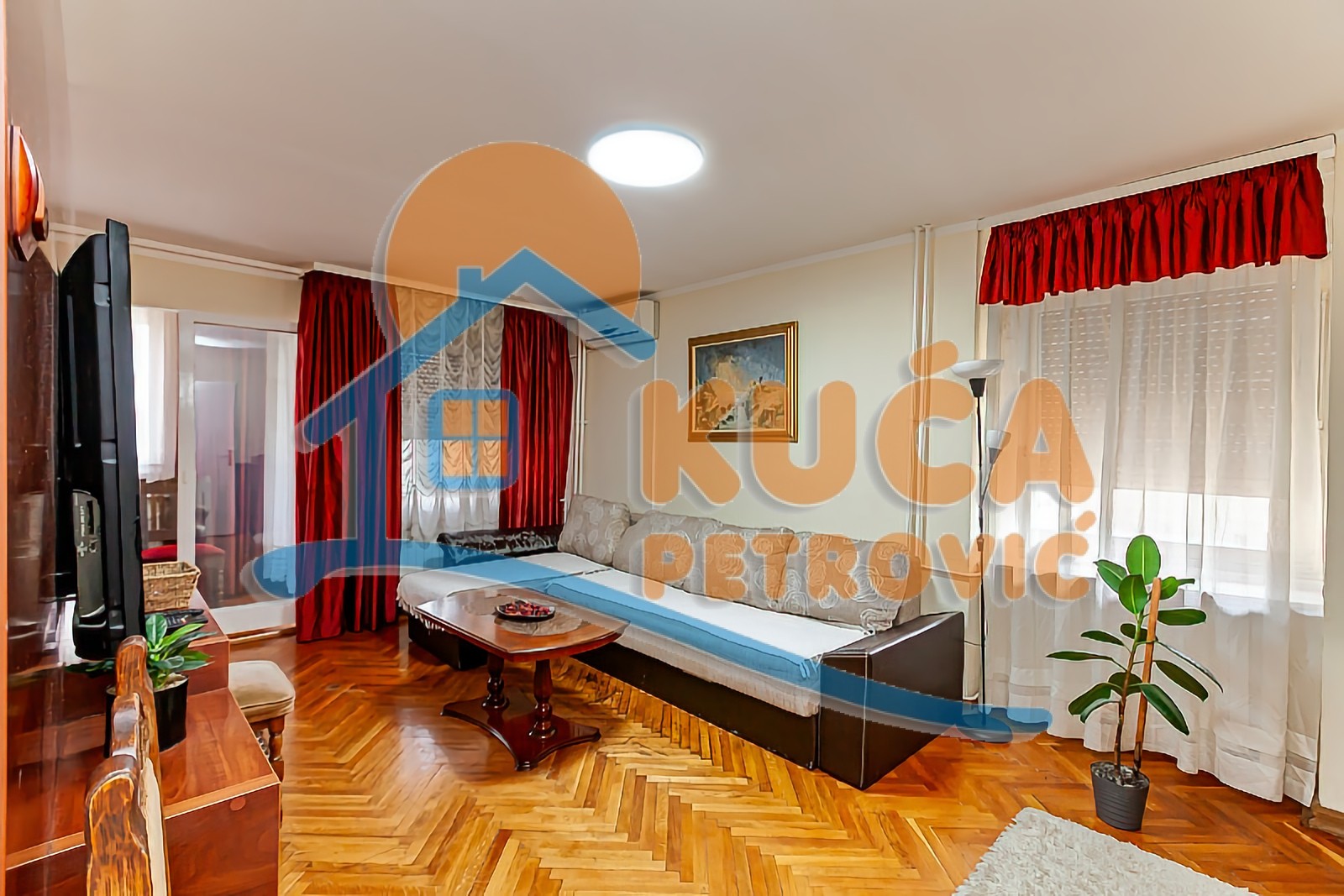 Trosoban stan, 80 m2, Centar, Trg 14. oktobra ID: p-013984 1