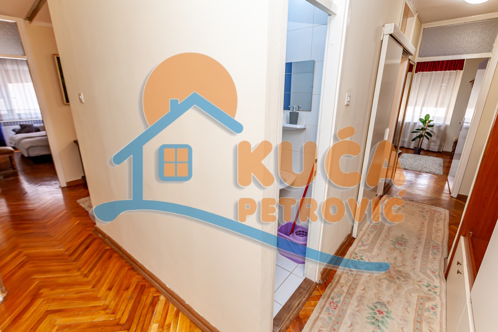 Trosoban stan, 80 m2, Centar, Trg 14. oktobra ID: p-013984 11