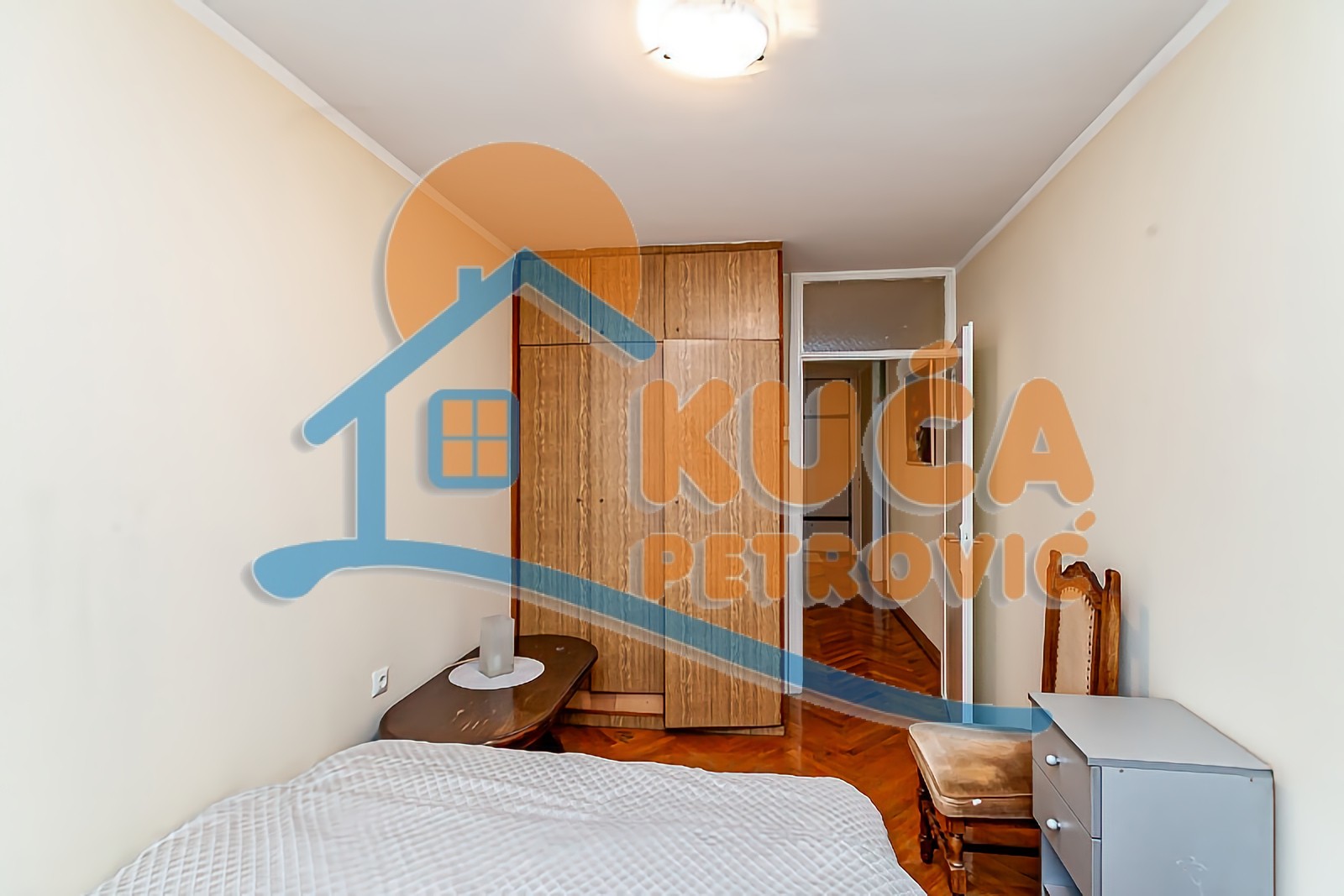 Trosoban stan, 80 m2, Centar, Trg 14. oktobra ID: p-013984 13