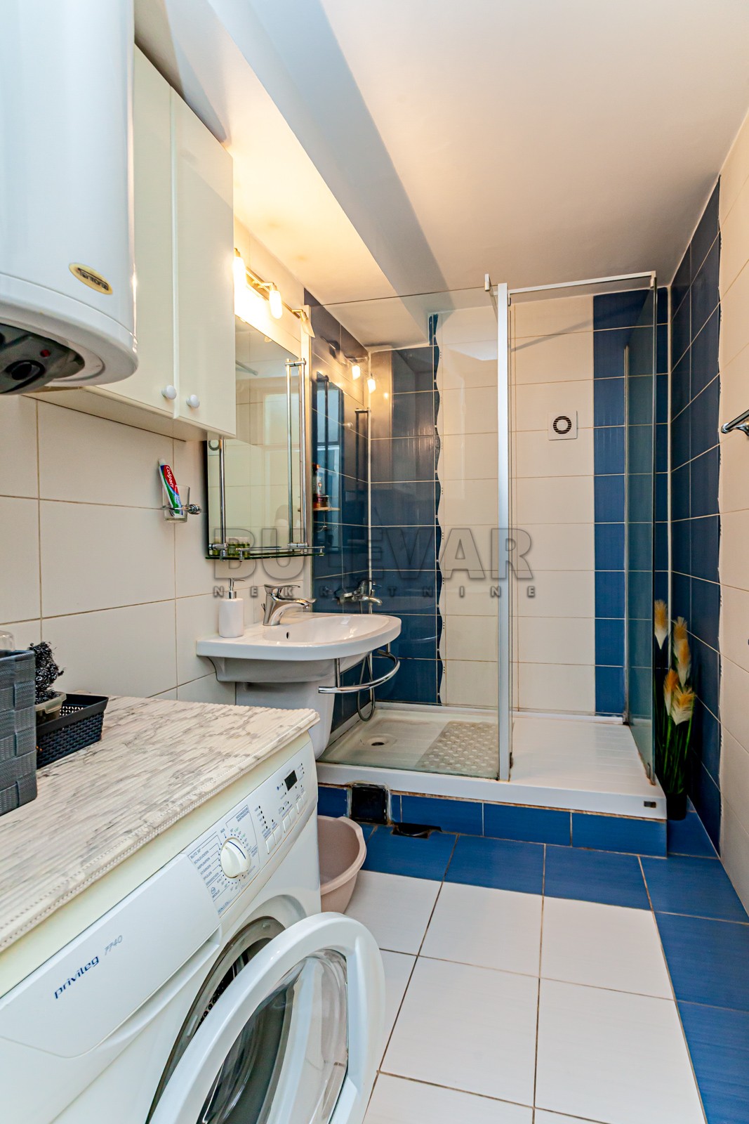 Trosoban stan, 80 m2, Centar, Trg 14. oktobra ID: p-013984 15