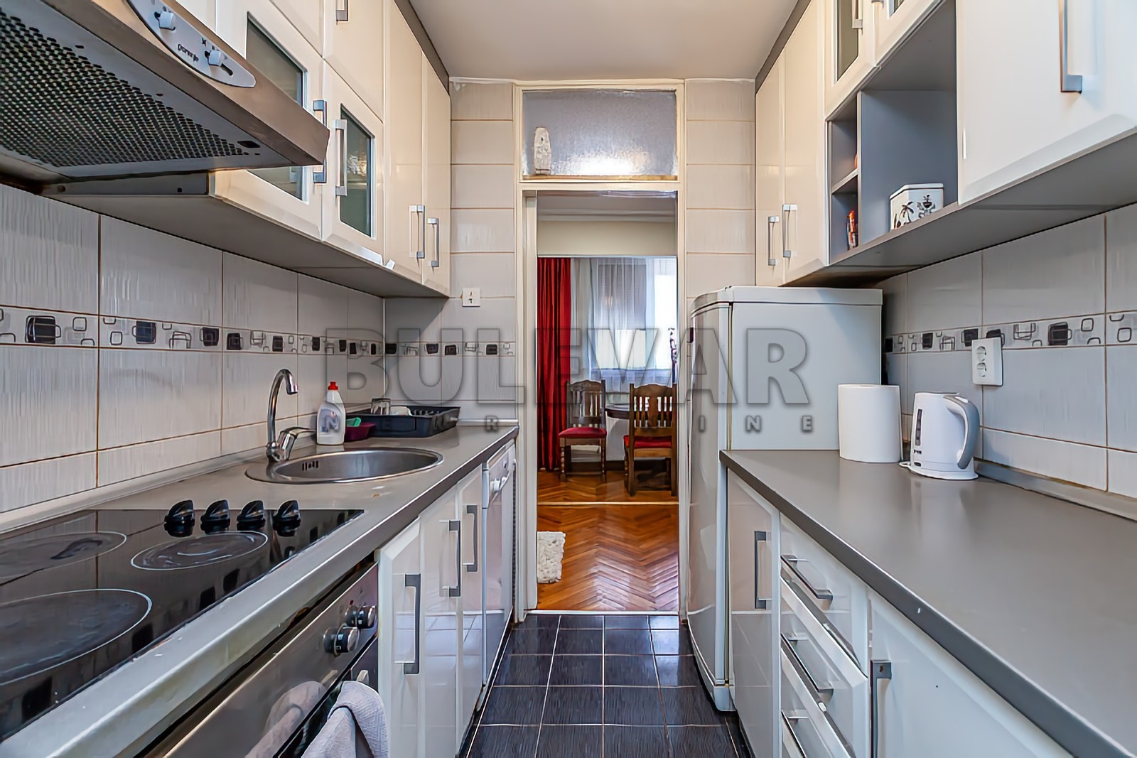 Trosoban stan, 80 m2, Centar, Trg 14. oktobra ID: p-013984 6