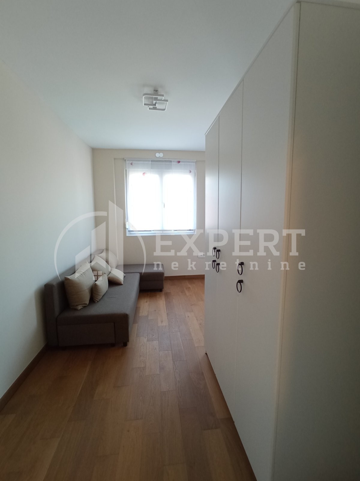 Trosoban stan, 86 m2, Čair, Tome Rosandića ID: i-014019 14