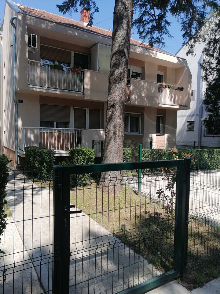 Izdajem namešten stan u Batajnici   ženskoj osobi 1