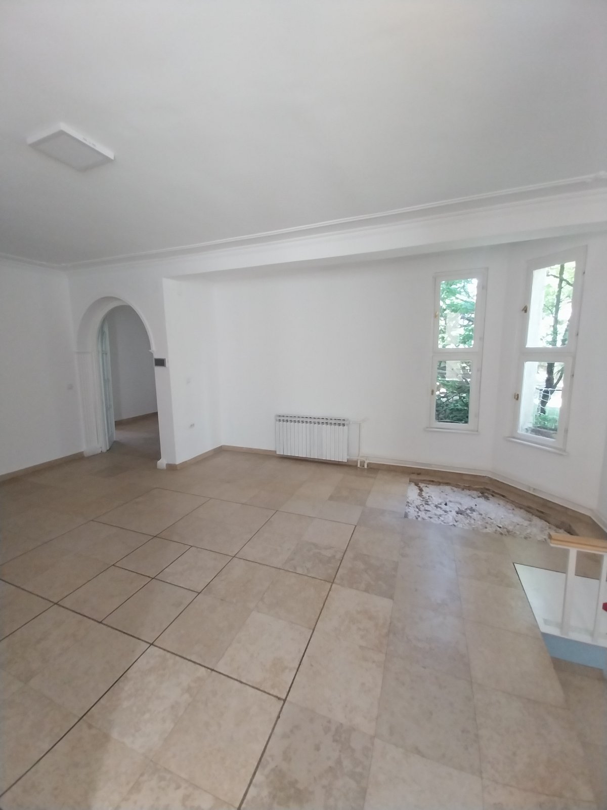 Luksuzan sedmosoban dupleks sa vrtom   Neimar  Beograd 3