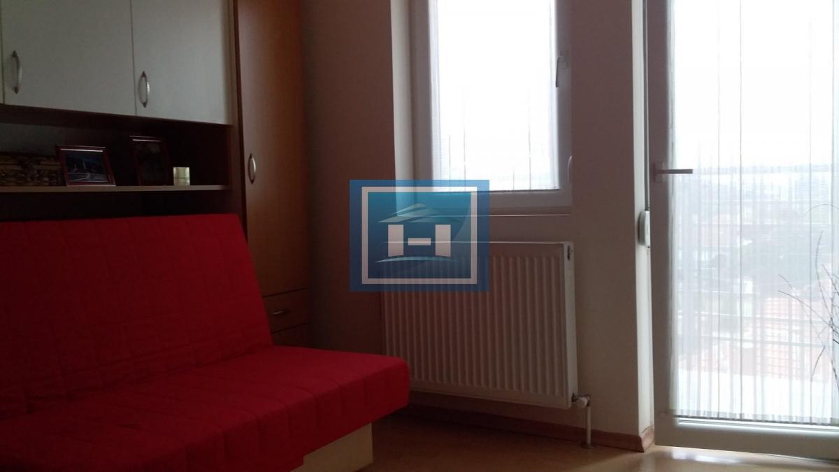 Odlična prilika! Stan u novijoj zgradi sa liftom, terasom i parkingom 4