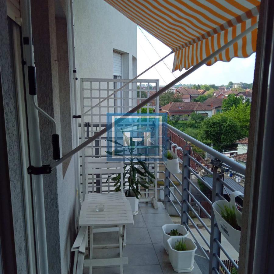 Odlična prilika! Stan u novijoj zgradi sa liftom, terasom i parkingom 6