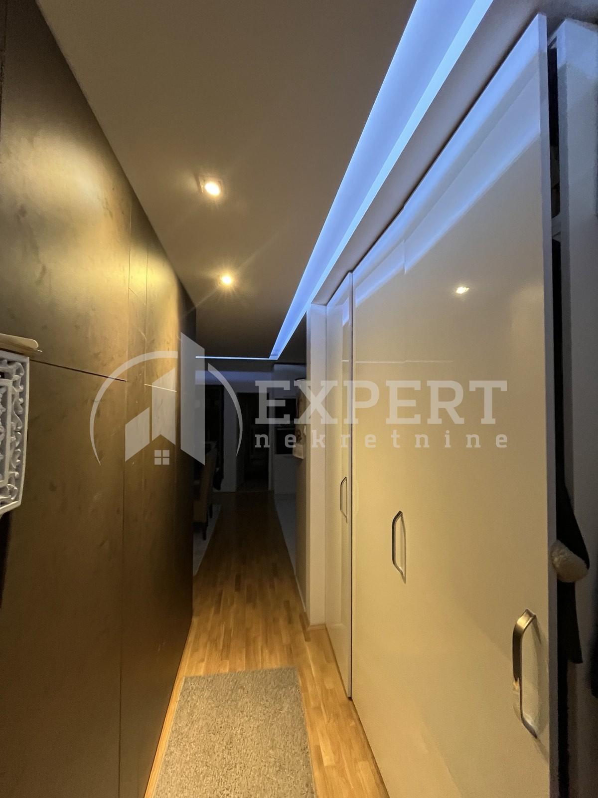 Trosoban stan, 83 m2, Centar, Generala Milojka Lešjanina ID: p-014048 21