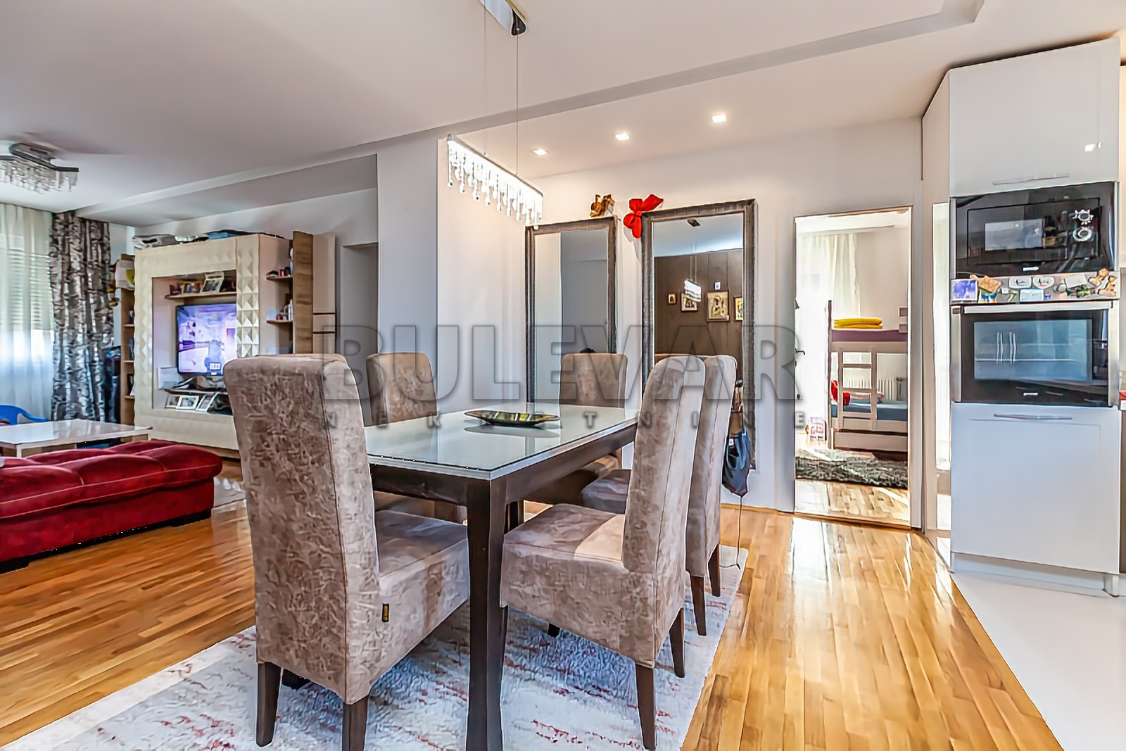 Trosoban stan, 83 m2, Centar, Generala Milojka Lešjanina ID: p-014048 6