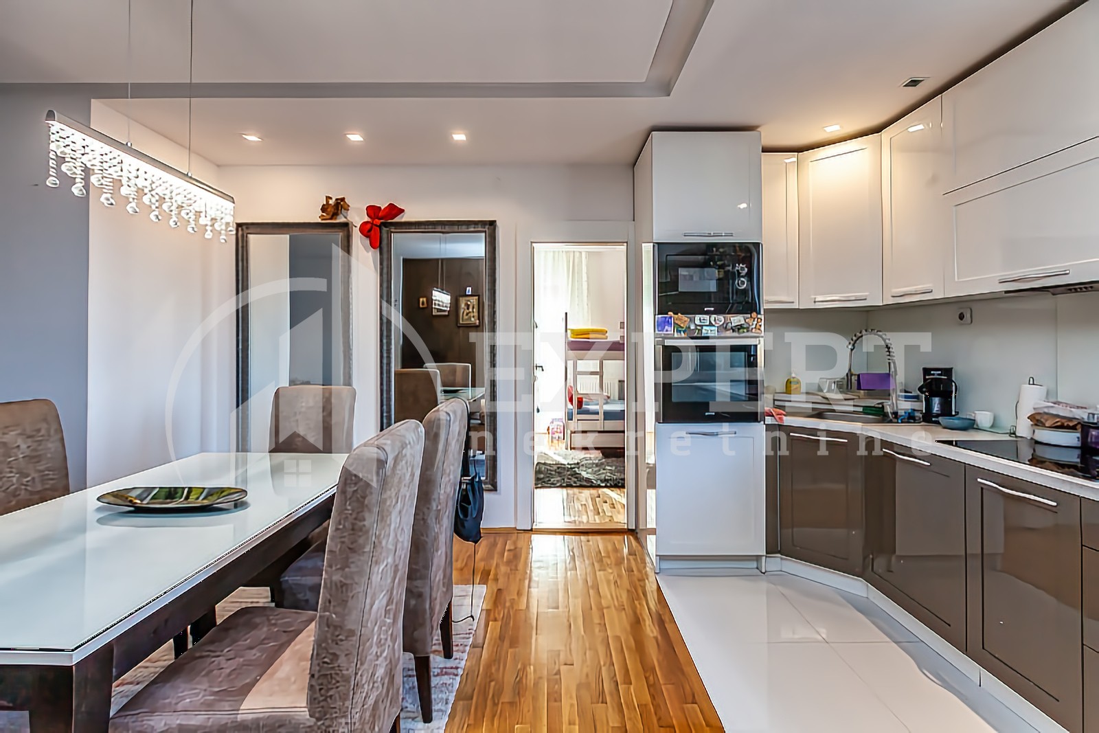 Trosoban stan, 83 m2, Centar, Generala Milojka Lešjanina ID: p-014048 4