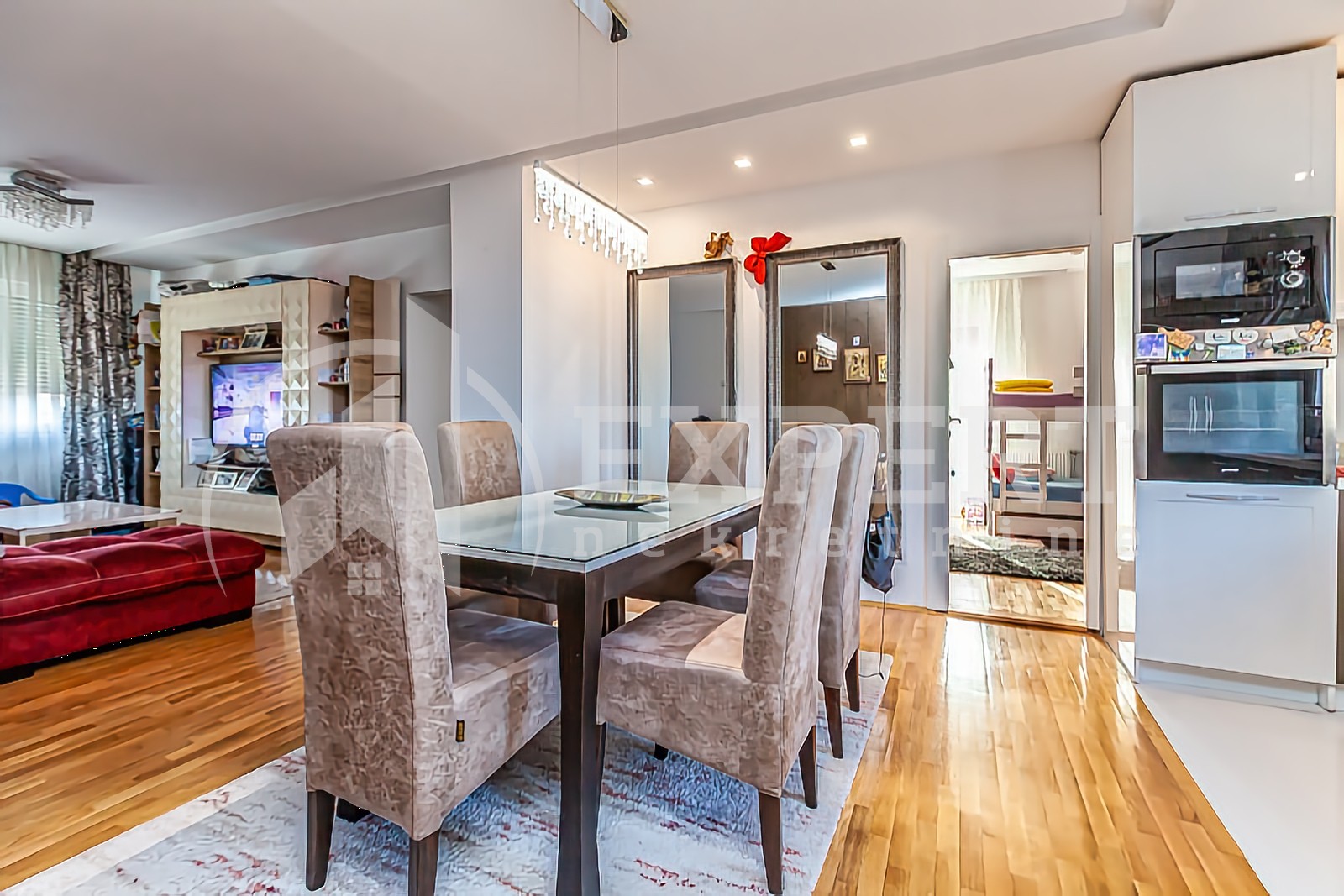 Trosoban stan, 83 m2, Centar, Generala Milojka Lešjanina ID: p-014048 6