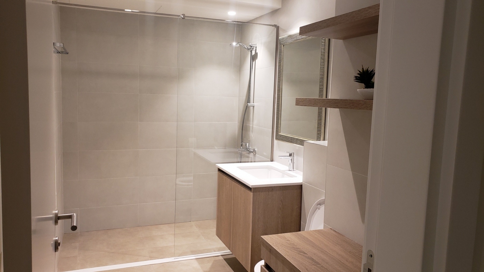 Izdavanje stanova Beograd na vodi Trosoban stan  garaza 5