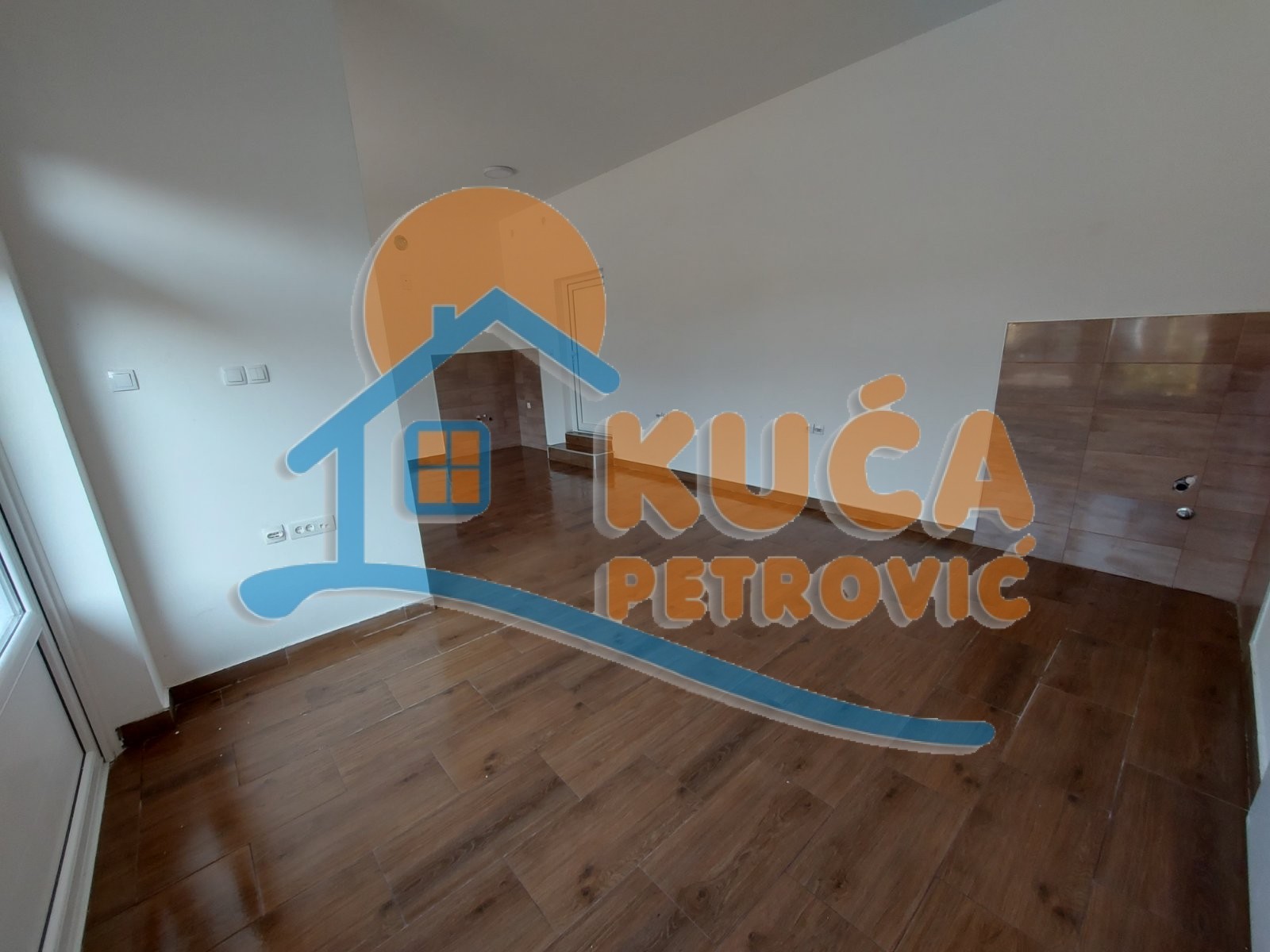 četvorosoban stan, 104 m2, Brzi Brod, Brzi Brod ID: i-014053 3