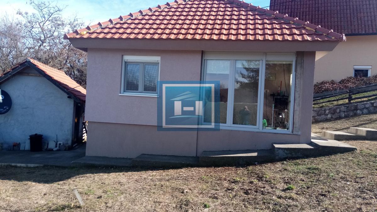 Vikendica u srcu prirode – idealan kutak za beg od svakodnevice! 4