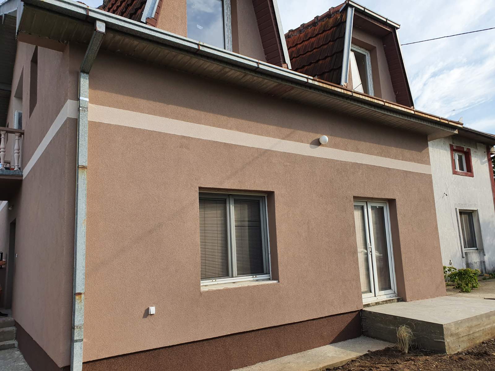 Prodajem kucu u Dobanovcima 3