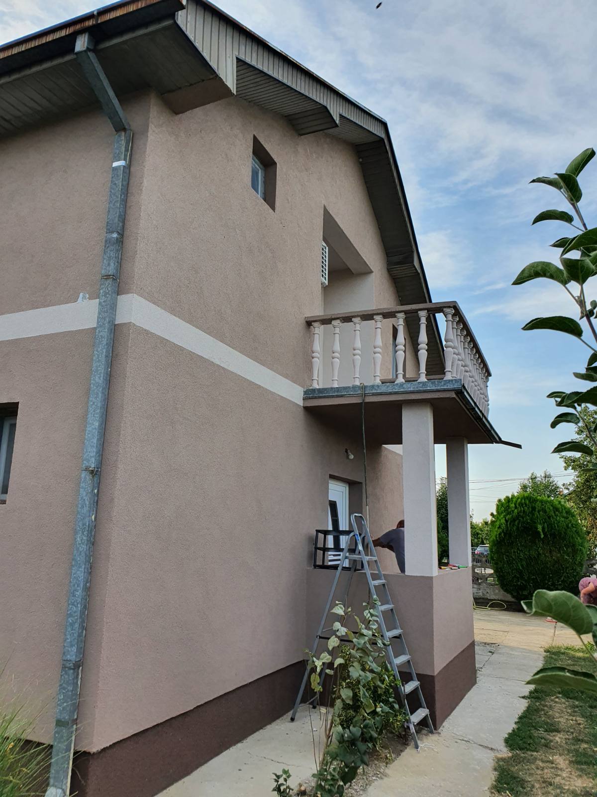 Prodajem kucu u Dobanovcima 4