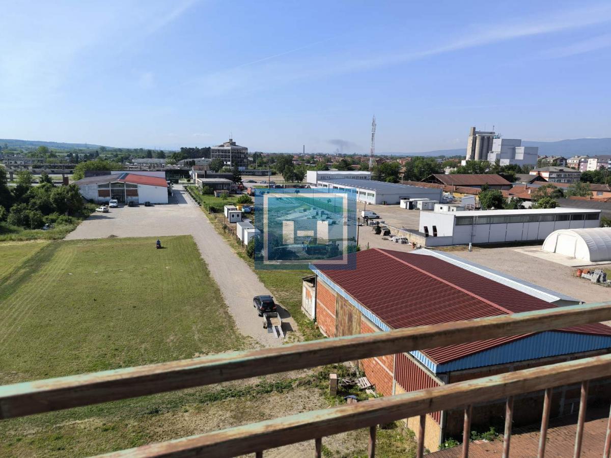 Idealna prilika! Stan sa terasom i pogledom u mirnom delu grada 8