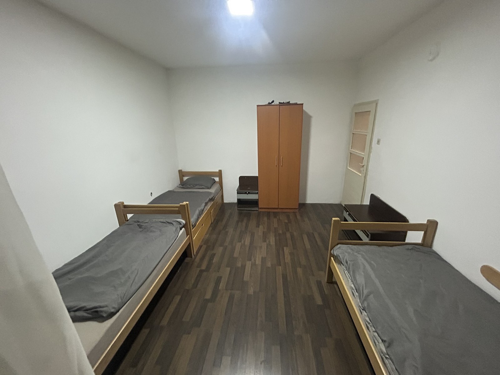 Izdajem smestaj za radnike Dobanovci Surcin 1