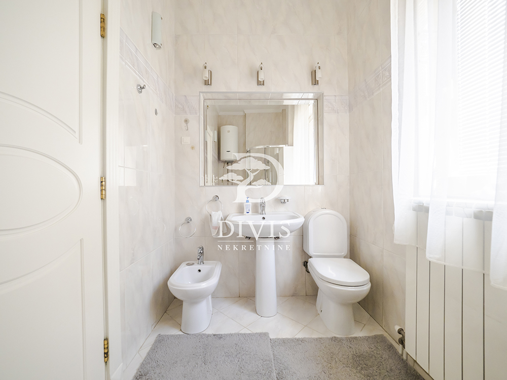 Izdajemo kuću na Dedinju  448m2  Malog Radojice 5