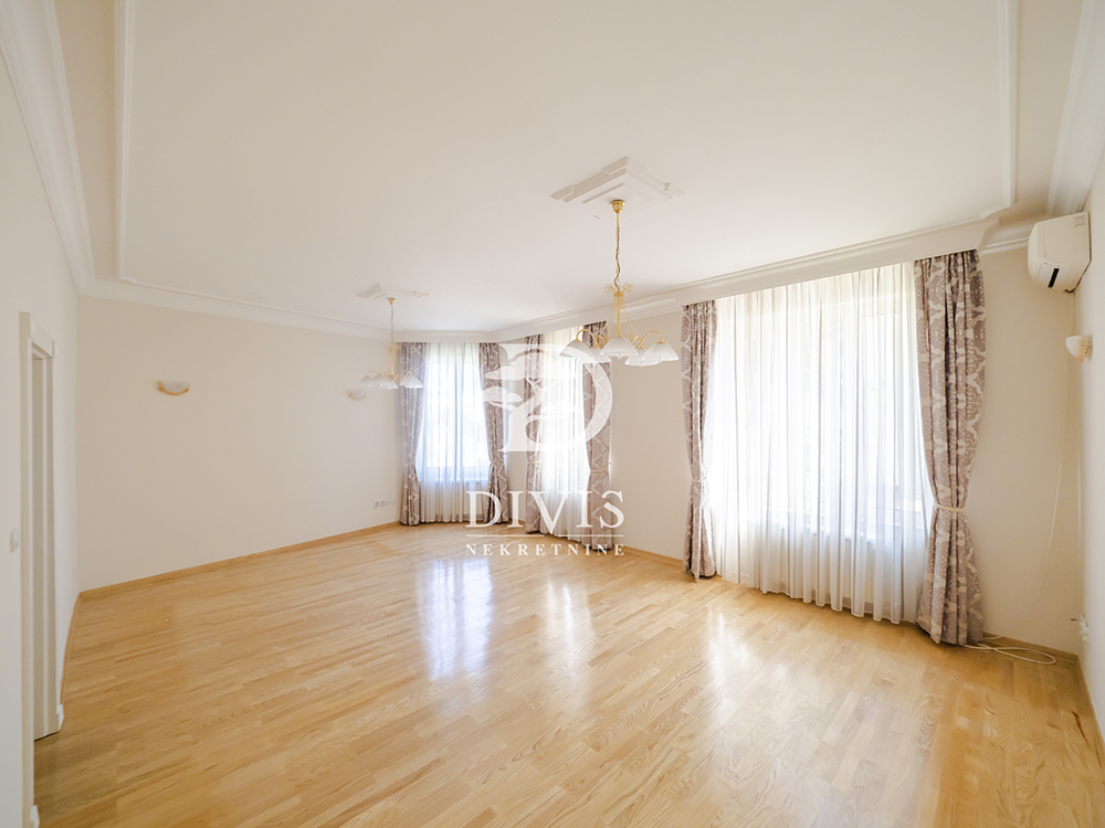 Izdajemo kuću na Dedinju  448m2  Malog Radojice 1