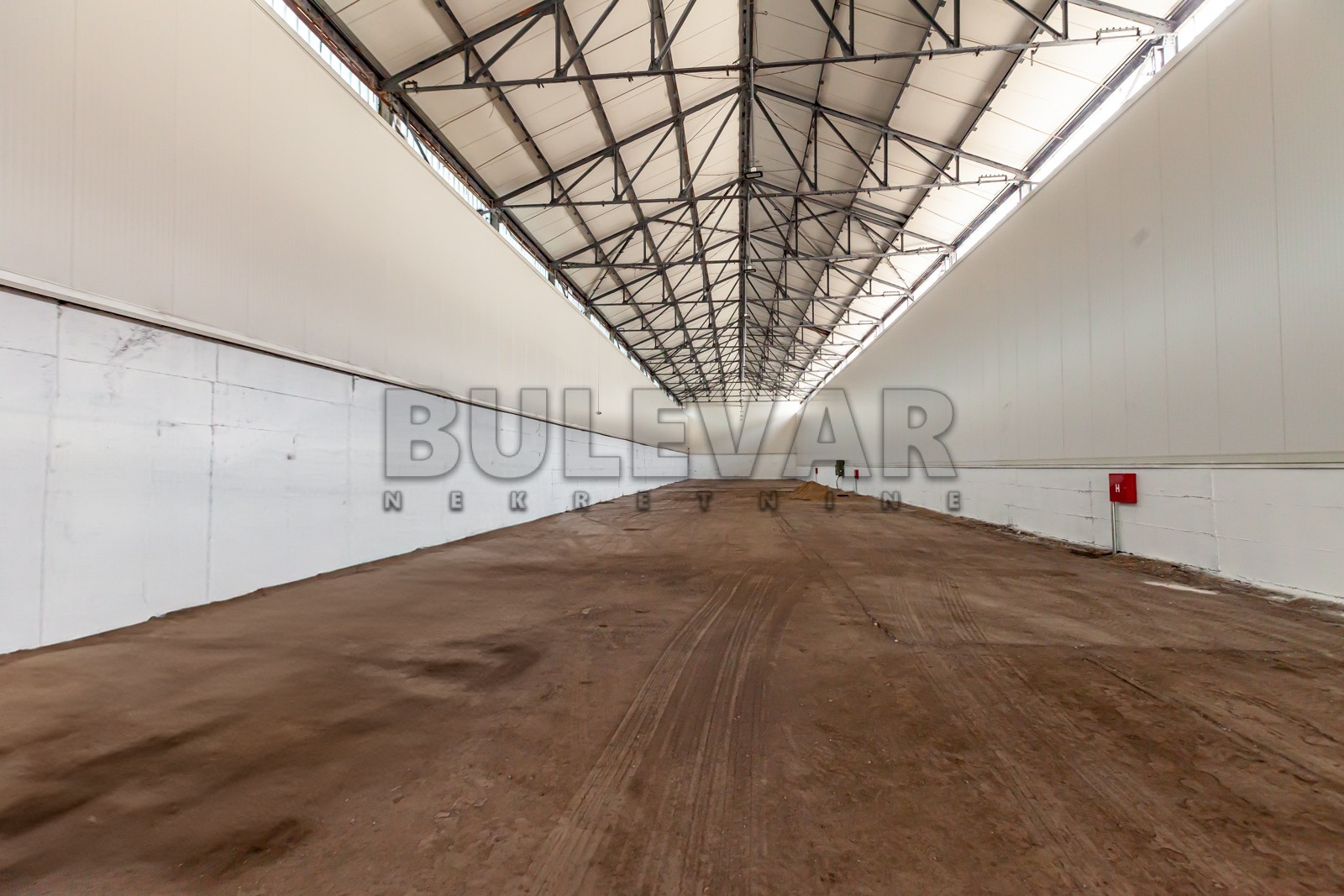 Lokal, 1.155 m2, Kičevo, Šumadijska ID: p-014066 1