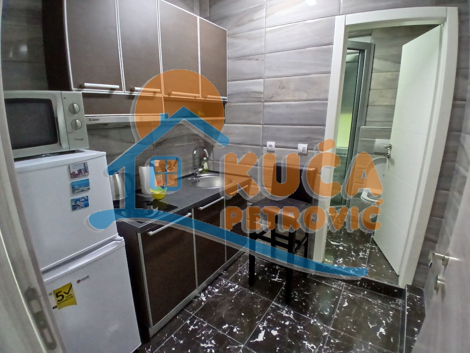 Trosoban stan, 95 m2, Centar, Milentijeva ID: i-014064 13