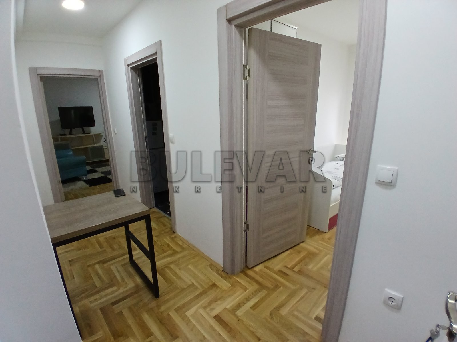 Trosoban stan, 95 m2, Centar, Milentijeva ID: i-014064 11