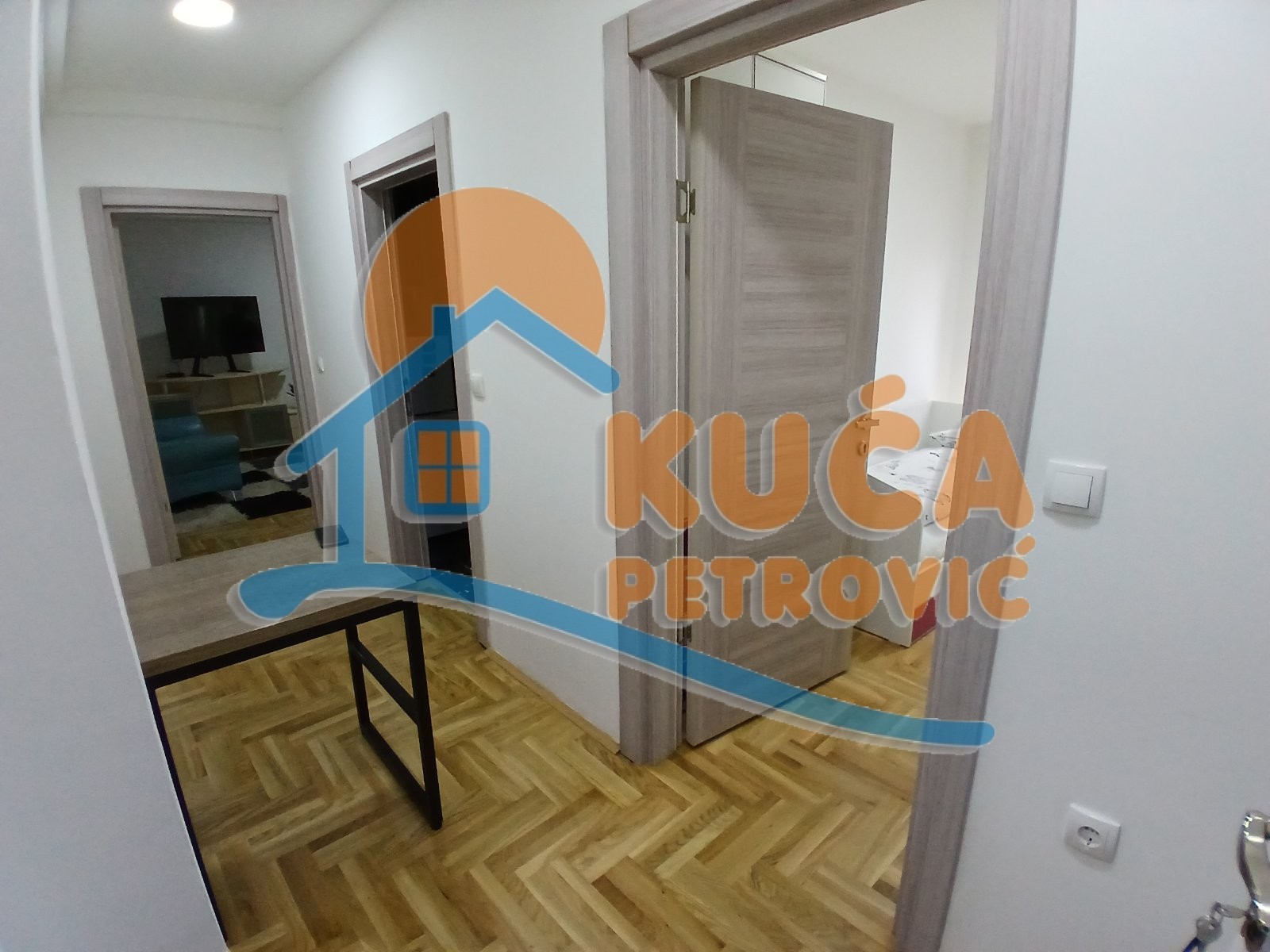 Trosoban stan, 95 m2, Centar, Milentijeva ID: i-014064 11