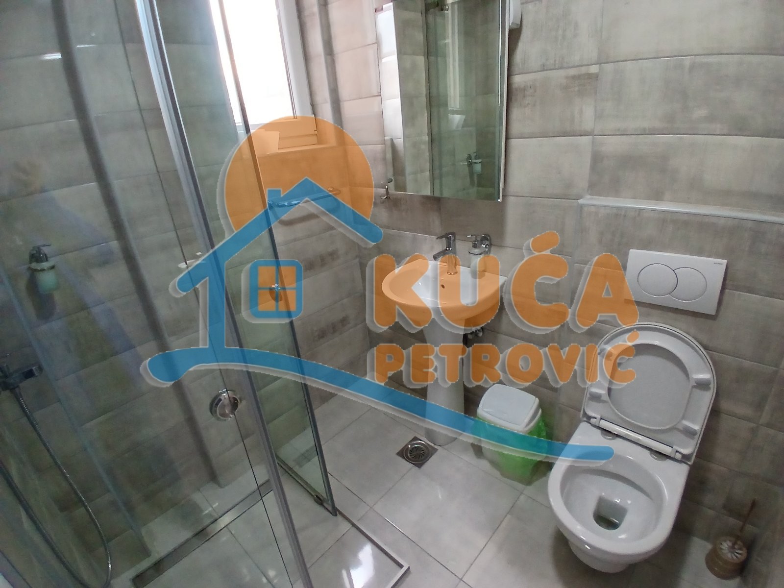 Trosoban stan, 95 m2, Centar, Milentijeva ID: i-014064 8