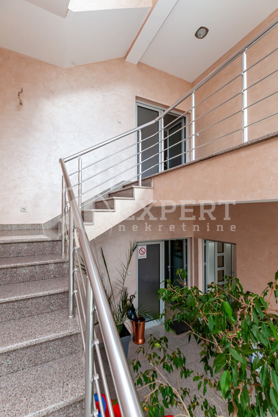 Lokal, 650 m2, Crveni krst, Pribojska ID: i-014073 12