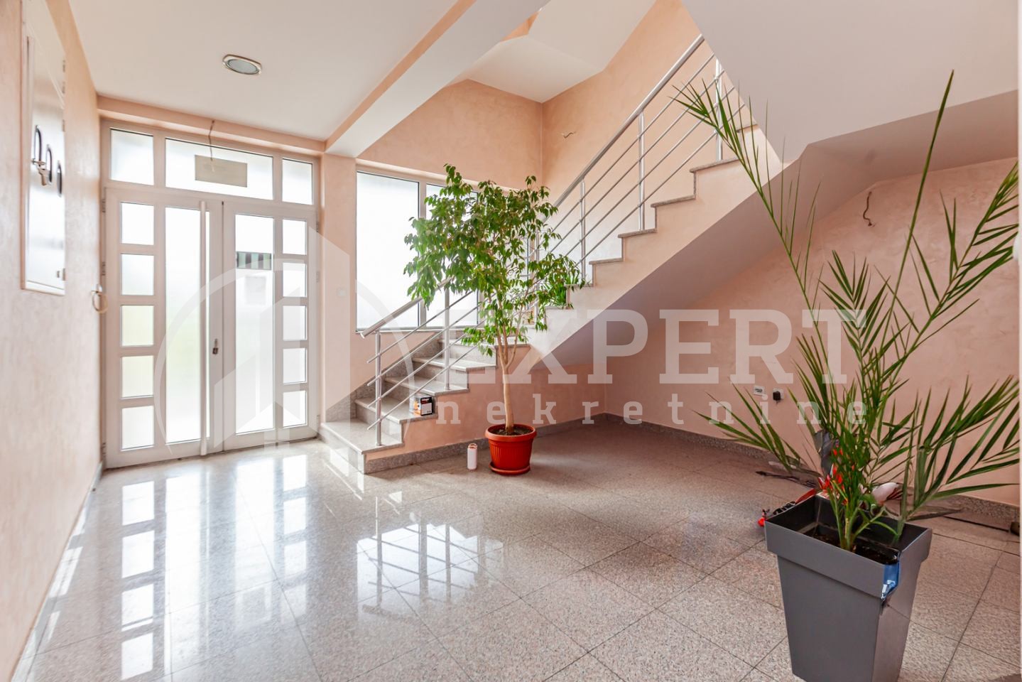 Lokal, 650 m2, Crveni krst, Pribojska ID: i-014073 9