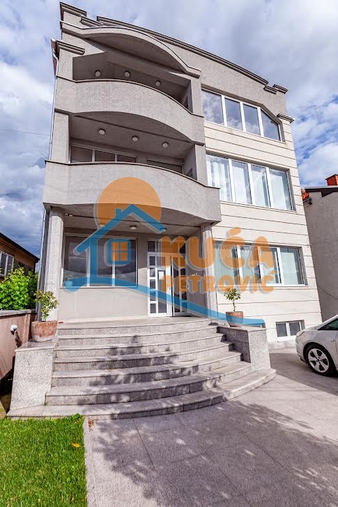 Lokal, 650 m2, Crveni krst, Pribojska ID: i-014073 1