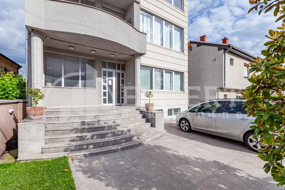 Lokal, 650 m2, Crveni krst, Pribojska ID: i-014073 2