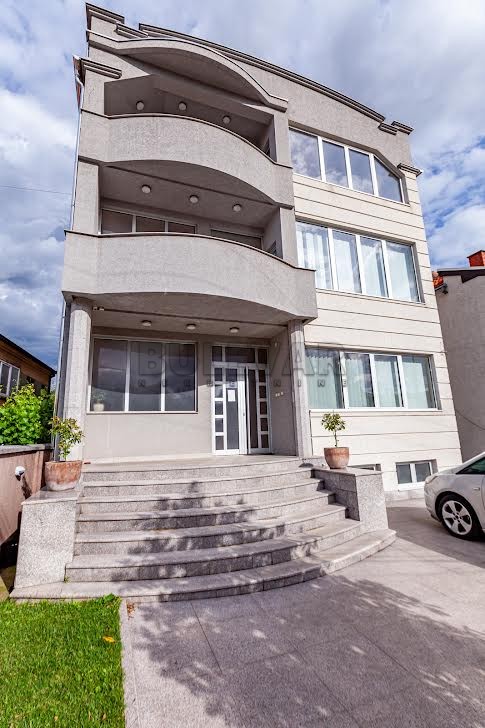 Lokal, 650 m2, Crveni krst, Pribojska ID: i-014073 1