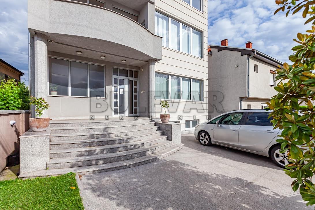 Lokal, 650 m2, Crveni krst, Pribojska ID: i-014073 2