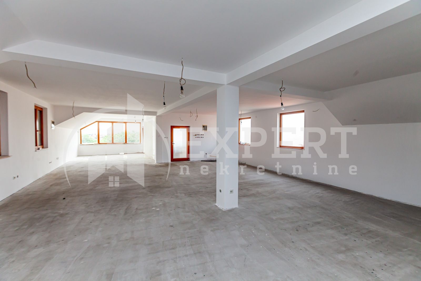 Lokal, 650 m2, Crveni krst, Pribojska ID: i-014073 16
