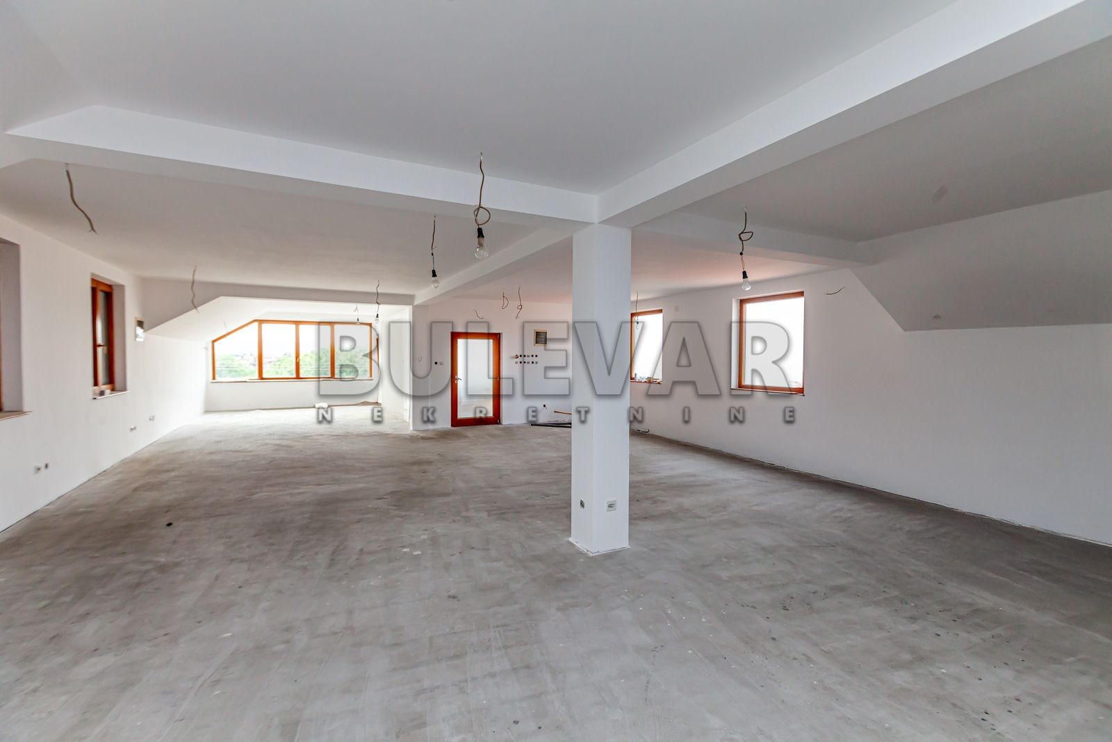 Lokal, 650 m2, Crveni krst, Pribojska ID: i-014073 16